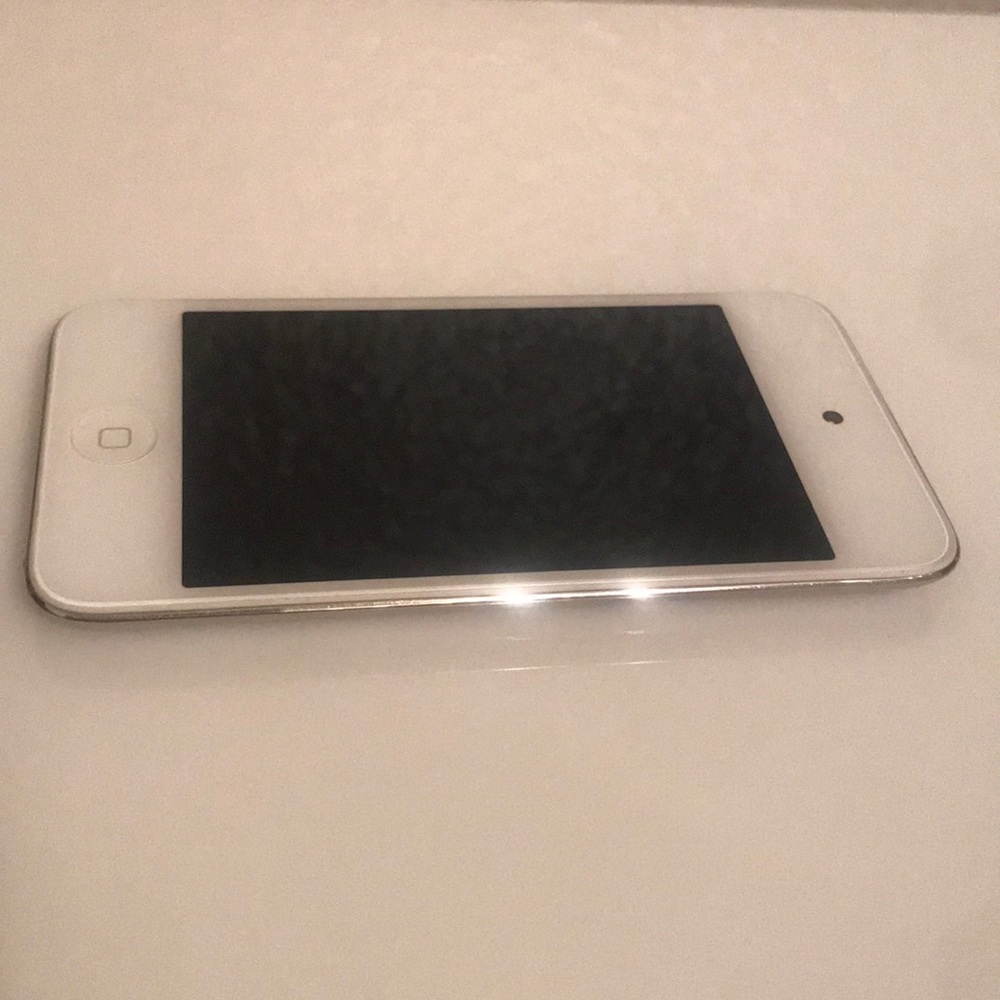 IPod touch - Picture 2 of 4